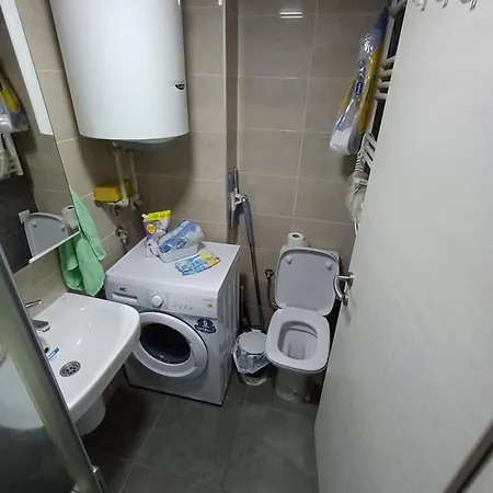 Cozy 2-guest Apt, Free Parking * Skopje