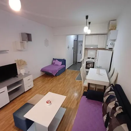 Cozy 2-guest Apt, Free Parking *