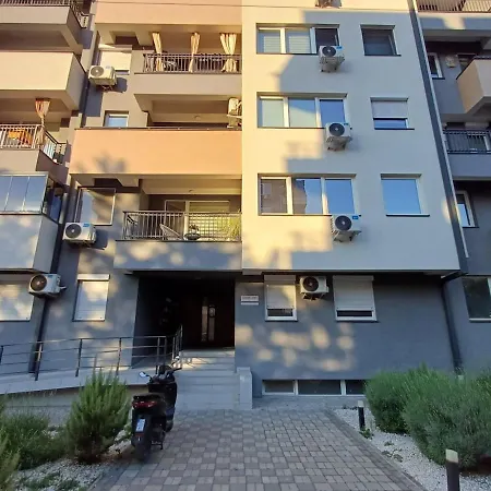 Cozy 2-guest Apt, Free Parking Apartament *